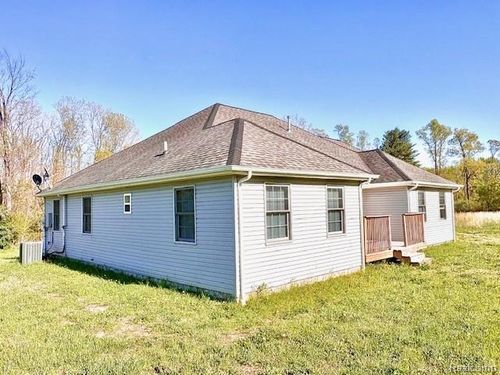 2095 M 140, Benton Harbor, MI, 49022-9621 | Card Image