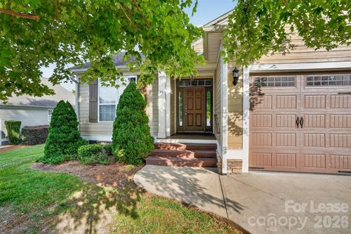35 Copper Ct, Hendersonville, NC, 28792-5895 | Card Image