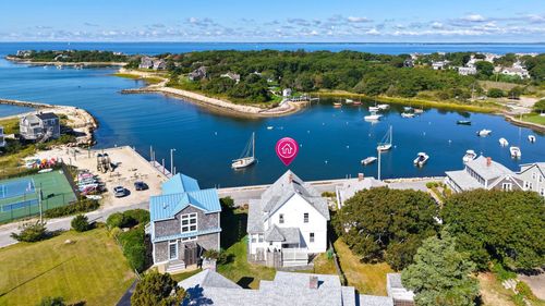 13 West Ave, North Falmouth, MA, 02556-2548 | Card Image