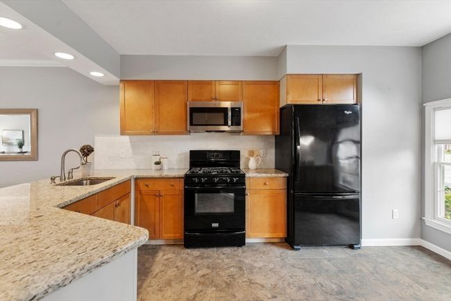 APT-406 - 19 Garden St, Condo with 2 bedrooms, 3 bathrooms and 1 parking in Danvers MA | Image 8