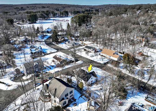 7 E Lake Rd, Trumbull, CT, 06611-4044 | Card Image