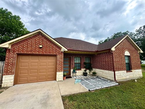 703 Perry Ave, Waxahachie, TX, 75165-3942 | Card Image