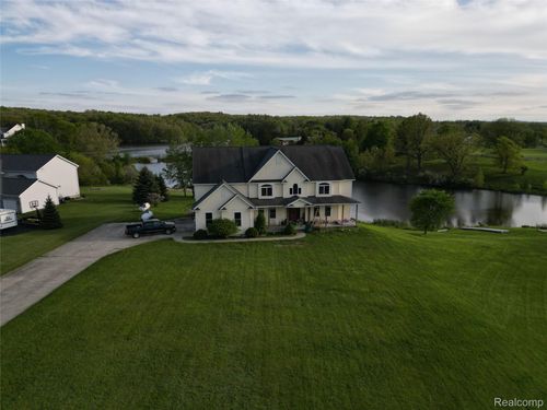 5041 Vista Bay Trl, Goodrich, MI, 48438-8938 | Card Image