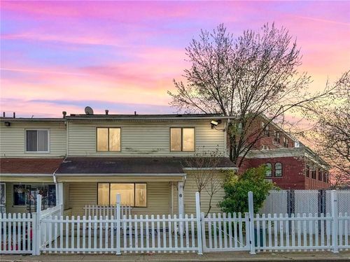 6 Greentree Ln, Staten Island, NY, 10314-1660 | Card Image