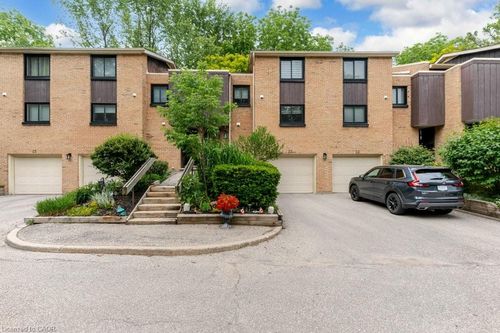 23-220 Salisbury Ave, Cambridge, ON, N1S1K5 | Card Image