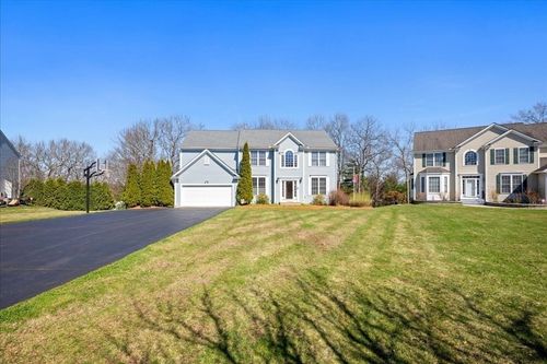 16 Blackstone Ln, South Grafton, MA, 01560-1226 | Card Image