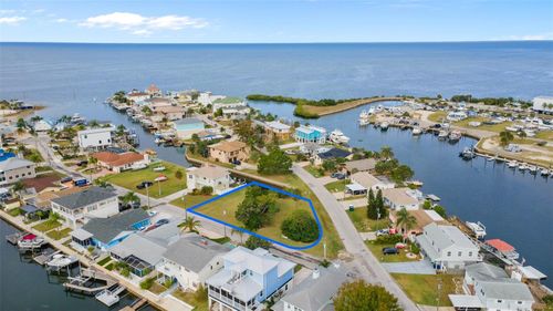 6535 Yvette Dr, HUDSON, FL, 34667-1351 | Card Image