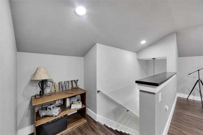 9017 County Line Rd, House other with 3 bedrooms, 3 bathrooms and null parking in LITHIA FL | Image 23
