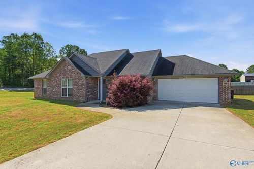951 Charley Patterson Rd, New Market, AL, 35761-8946 | Card Image