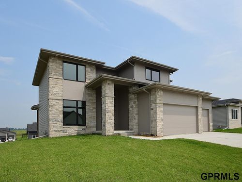 21150 Hartman Ave, Elkhorn, NE, 68022-5351 | Card Image