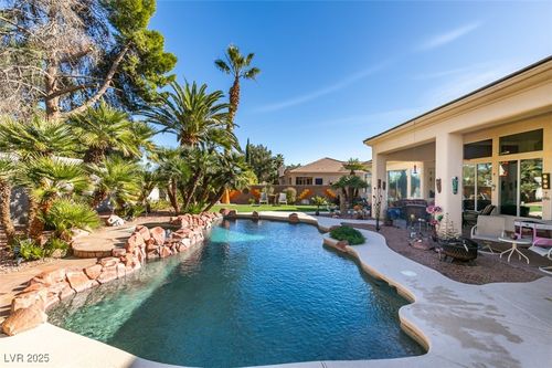 6308 Foxcroft Ave, Las Vegas, NV, 89108-5242 | Card Image