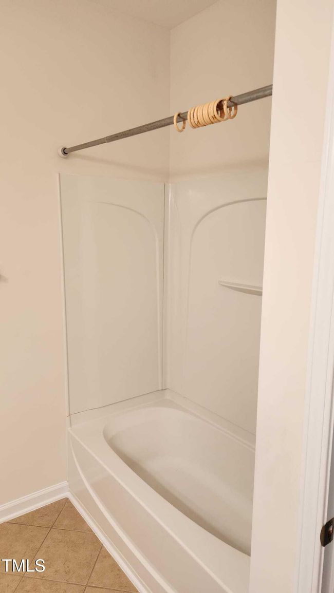 Bath 4 | Image 45