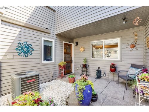 92 Greenridge Ct, Lake Oswego, OR, 97035-1429 | Card Image