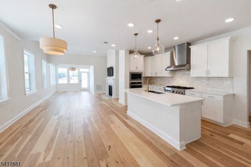 18 Whitaker Ln, Far Hills, NJ, 07931-2832 | Card Image