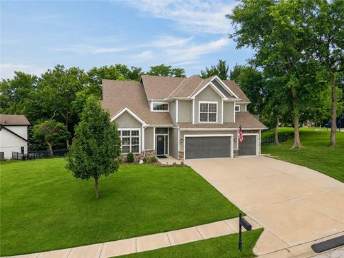 6388 Nw Sioux Dr, Kansas City, MO, 64152-3803 | Card Image