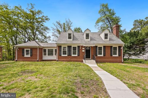 7004 40th Ave, University Park, MD, 20782-1401 | Card Image