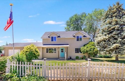 3951 Nw Dutton Way, Mountain Home, ID, 83647-5694 | Card Image