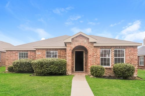 1229 Spring Water Dr, Lancaster, TX, 75134-1653 | Card Image