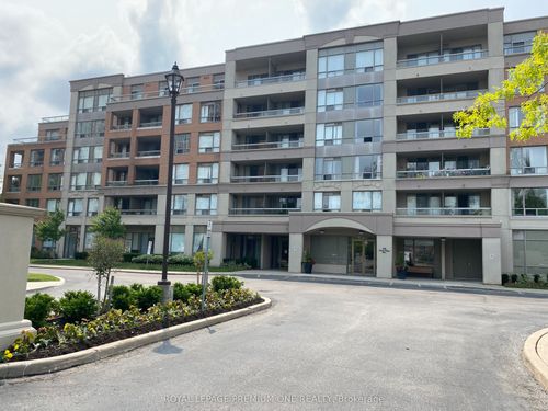 101-19 Northern Heights Dr, Richmond Hill, ON, L4B4M4 | Card Image