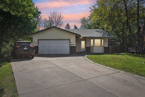 6522 Kilmer Ln N, Maple Grove, MN, 55369-6267 | Card Image