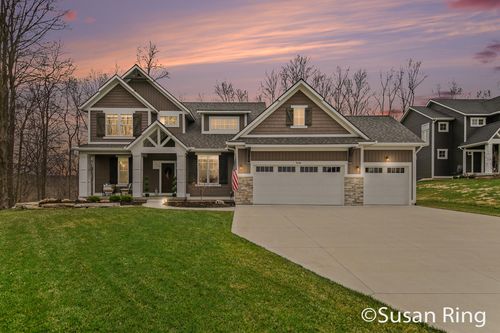 7290 Crossridge Dr, Grand Rapids, MI, 49512-9714 | Card Image