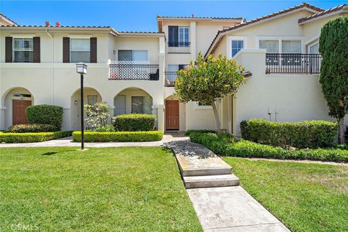 811 Larkridge, Irvine, CA, 92618-4015 | Card Image