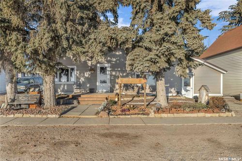 223 Railway Ave, Vibank, SK, S0G4Y0 | Card Image