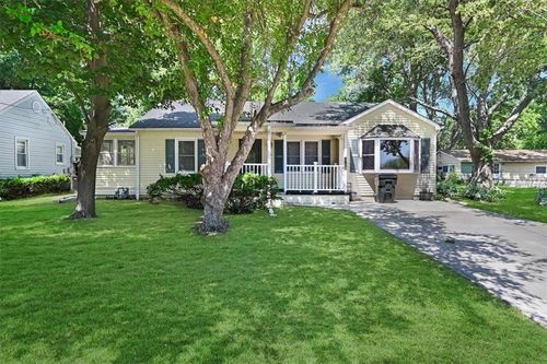 2704 Garland St, Leavenworth, KS, 66048-4350 | Card Image