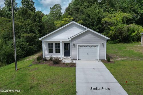 704 Bynum Avenue, Maysville, NC, 28555 | Card Image