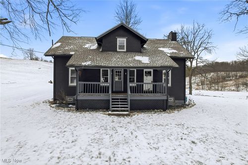 1032 Hartwood Rd Nw, Magnolia, OH, 44643-9512 | Card Image