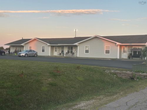 69-71-73-75 Dundee Dr, Sydney, NS, B1P5V2 | Card Image