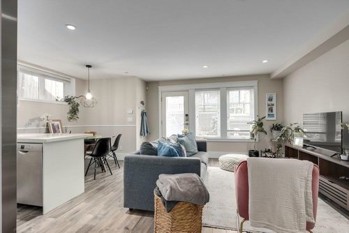 317 W 16th Ave, Vancouver, BC, V5Y1Z1 | Card Image