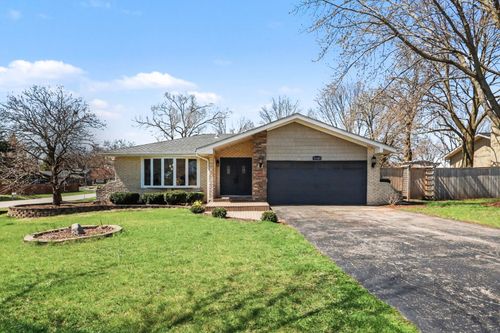10360 Brenner Ct, Naperville, IL, 60564-8048 | Card Image