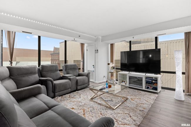 W5W - 125 Sw Jefferson Ave, Condo with 2 bedrooms, 2 bathrooms and null parking in Peoria IL | Image 10