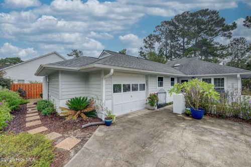 124 Holly Tree Ln, Hampstead, NC, 28443-2402 | Card Image