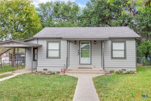 960 E Mountain St, Seguin, TX, 78155-5011 | Card Image