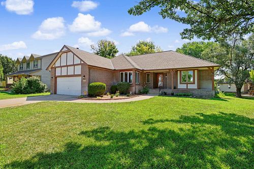 254 N Lakeside Dr, Andover, KS, 67002-9016 | Card Image