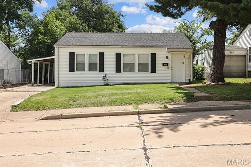 345 Mueller Ave, Ferguson, MO, 63135-2536 | Card Image