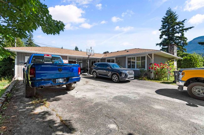 538 3rd Avenue, House other with 4 bedrooms, 3 bathrooms and 8 parking in Hope BC | Image 37
