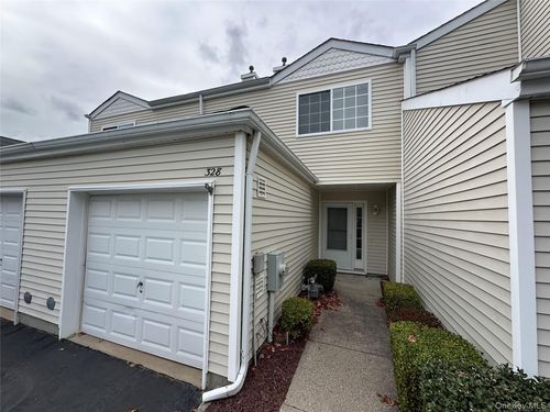 328 Prairie Ct, Manorville, NY, 11949-2656 | Card Image
