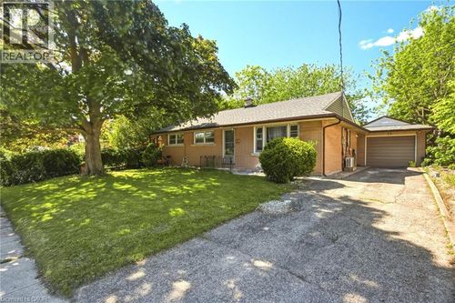 32 Close Ave, Cambridge, ON, N1R2R6 | Card Image