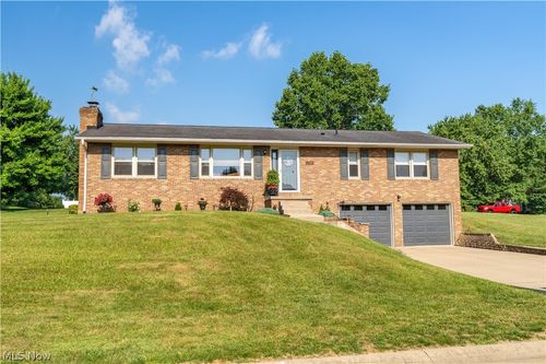 9412 Rohrland St Nw, Massillon, OH, 44647-1238 | Card Image