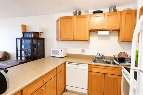 e910-1255 Nuuanu Ave, Honolulu, HI, 96817-6015 | Card Image