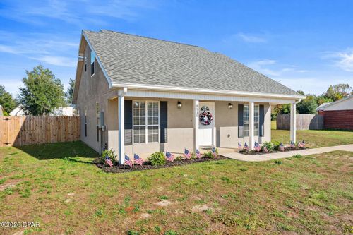 9110 Sunshine Dr, Youngstown, FL, 32466-2095 | Card Image