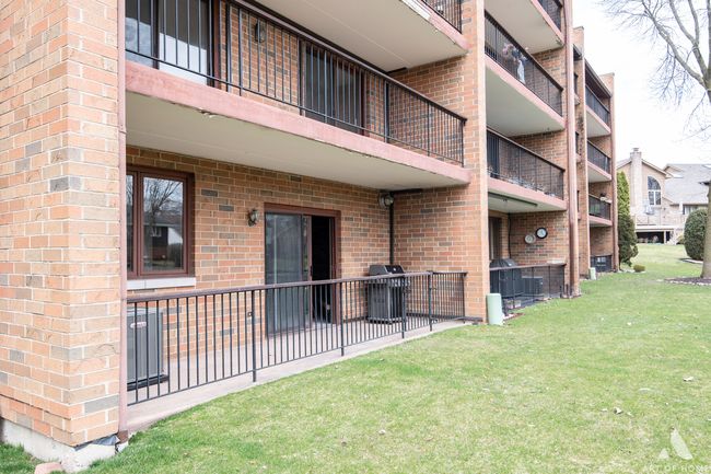 APT-1S - 9 Cinnamon Creek Dr, Condo with 2 bedrooms, 2 bathrooms and 2 parking in Palos Hills IL | Image 30