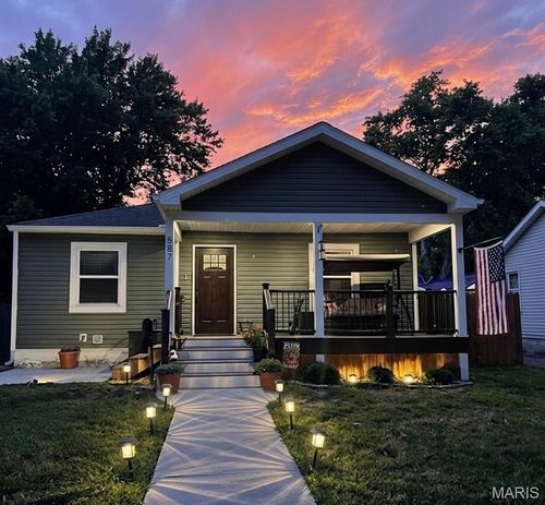 567 10th St, Wood River, IL, 62095-2437 | Card Image