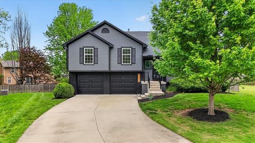 2142 Se 6th Ter, Lee's Summit, MO, 64063-1019 | Card Image