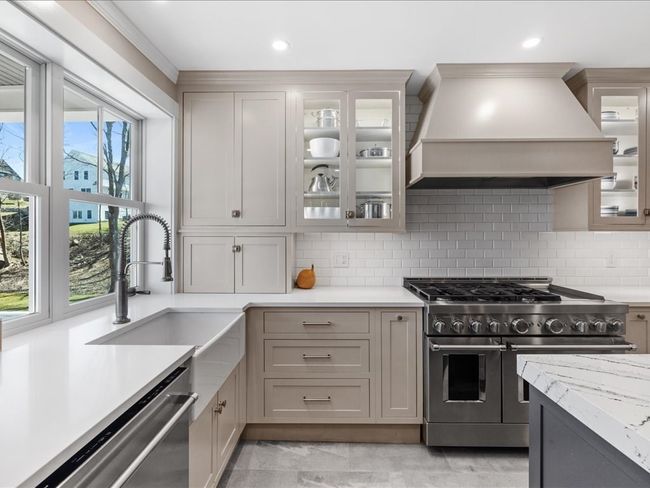 572 Jerusalem Rd, House other with 4 bedrooms, 3 bathrooms and 6 parking in Cohasset MA | Image 8