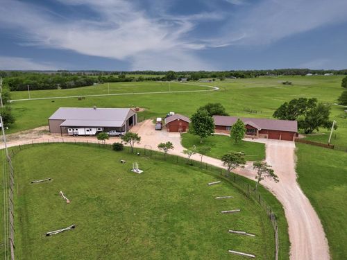 18071 65th Rd, Winfield, KS, 67156-6910 | Card Image