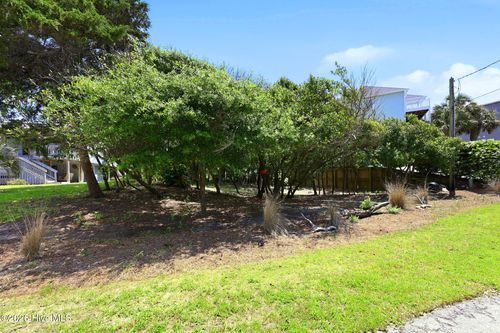 104 Purdie St, Emerald Isle, NC, 28594-3025 | Card Image
